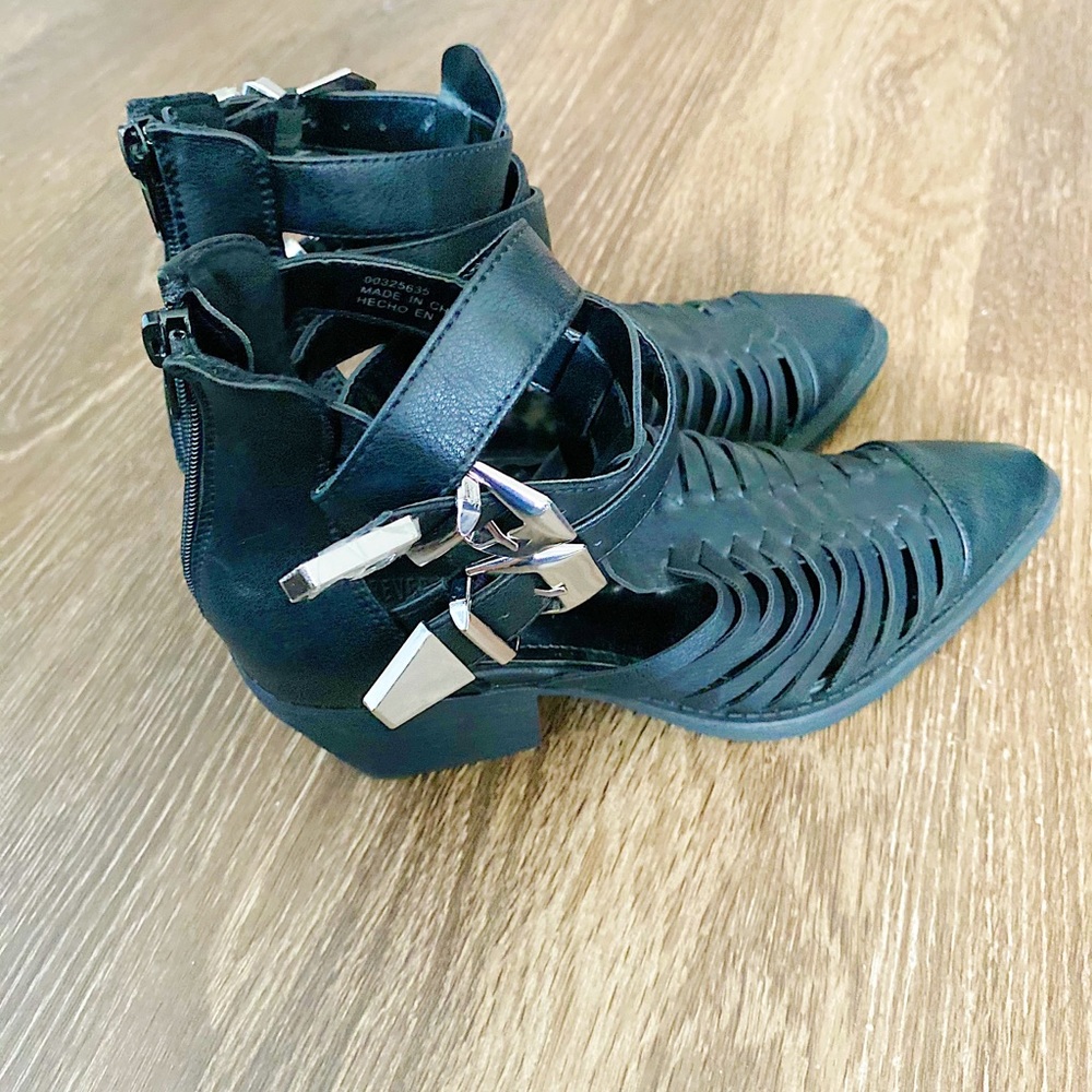Black Ankle Booty